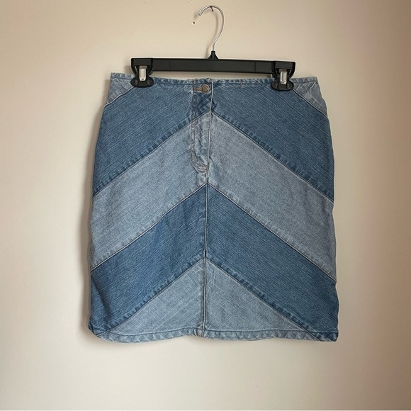 Faded Glory Dresses & Skirts - Vintage Faded Glory Chevron Denim 100% Cotton Mini Skirt Size 10